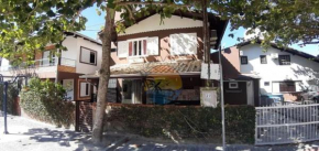 Linda Casa com 03 Dormitórios - 30 Metros até até a Praia